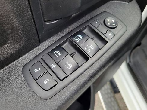 Used 2017 RAM 2500 Tradesman w/ Chrome Appearance Group image 10