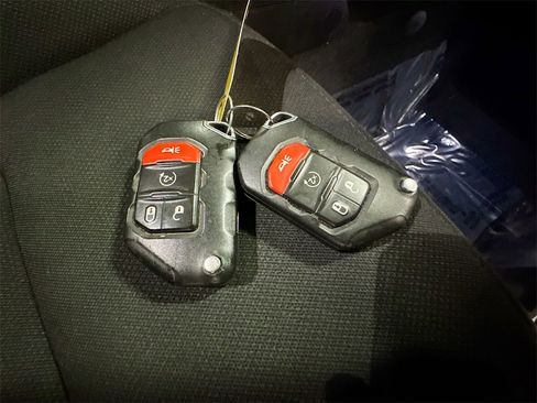 Used 2020 Jeep Gladiator Sport w/ Quick Order Package 24S image 39