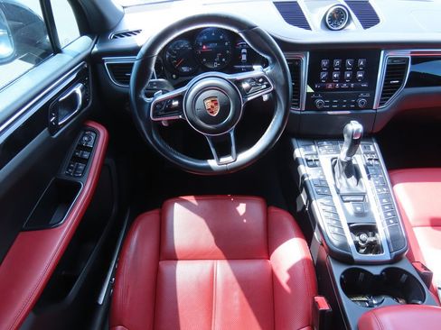 Used 2018 Porsche Macan GTS AWD/4WD image 5
