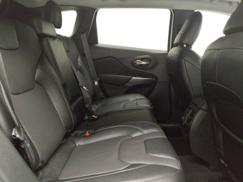 Used 2022 Jeep Cherokee Limited image 19