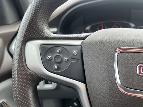 Used 2023 GMC Acadia SLE w/ Driver Convenience Package image 19