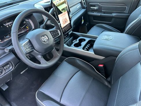 New 2026 RAM 2500 Laramie AWD/4WD image 9