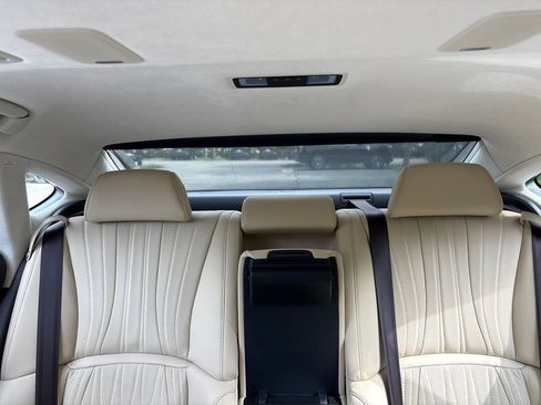 Used 2018 Lexus LS 500 w/ Interior Upgrade Package RWD image 21