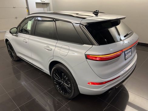 New 2026 Lincoln Corsair Reserve image 4