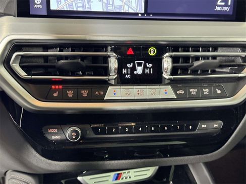 Used 2024 BMW X4 M40i w/ Parking Assistance Package image 28
