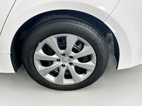 Used 2024 Toyota Corolla LE image 11