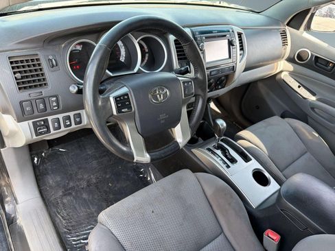 Used 2013 Toyota Tacoma 4x4 Double Cab w/ TRD Off-Road Pkg image 4