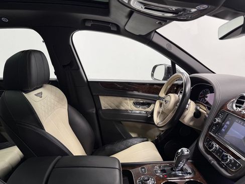 Used 2018 Bentley Bentayga Activity AWD/4WD image 39