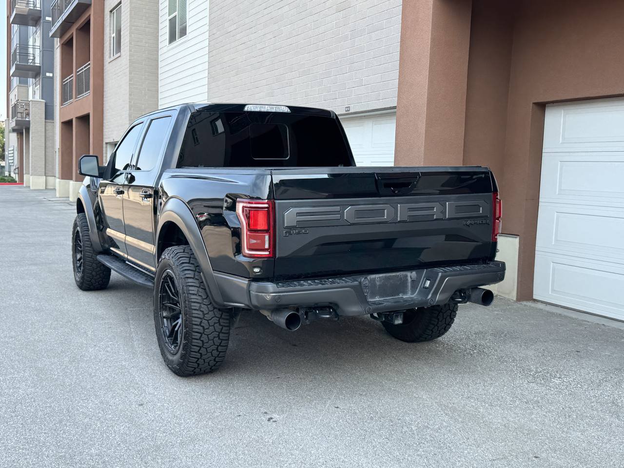 Used 2020 Ford F150 Raptor w/ Equipment Group 802A Luxury AWD/4WD image 3