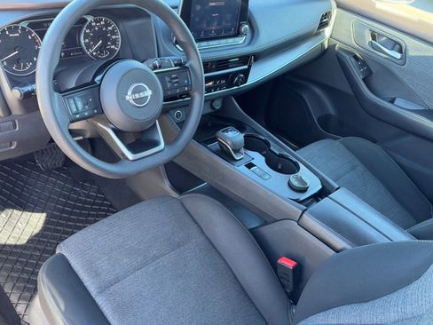 Used 2022 Nissan Rogue SV image 18