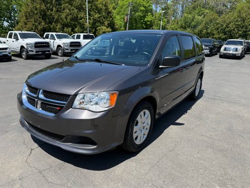 Used 2016 Dodge Grand Caravan SE w/ Quick Order Package 29E SE FWD image 7