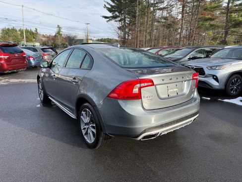 Used 2018 Volvo S60 T5 Cross Country Platinum w/ Climate Package image 9