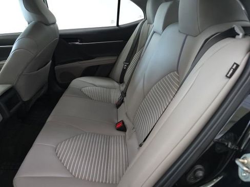 Used 2021 Toyota Camry SE image 10