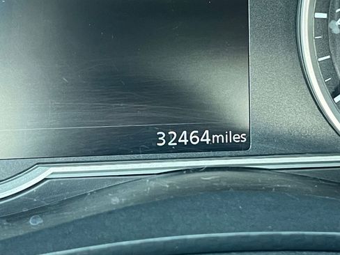 Used 2025 Nissan Versa SV FWD image 40