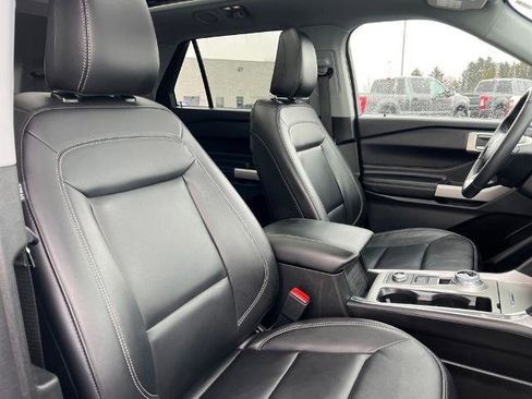 Certified 2023 Ford Explorer XLT w/ Equipment Group 202A image 38
