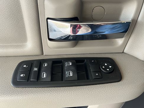 Used 2012 RAM 1500 Big Horn w/ Luxury Group image 15