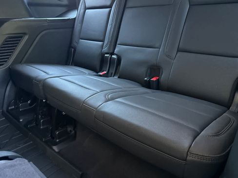 Used 2024 Chevrolet Tahoe High Country AWD/4WD image 16