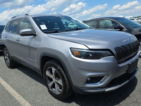 Used 2019 Jeep Cherokee Limited AWD/4WD image 3