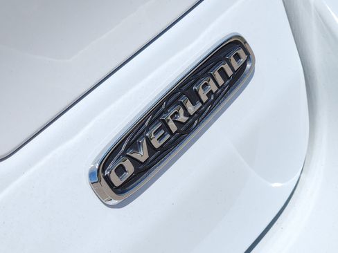 Used 2022 Jeep Grand Cherokee Overland w/ Advanced Protech Group III AWD/4WD image 19