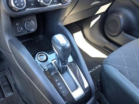 Used 2020 Nissan Kicks S FWD image 11