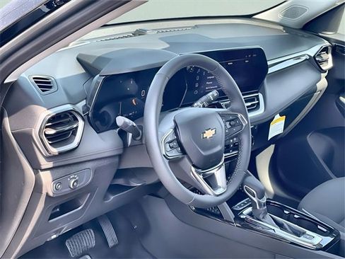 New 2026 Chevrolet TrailBlazer LT w/ Convenience Package image 2