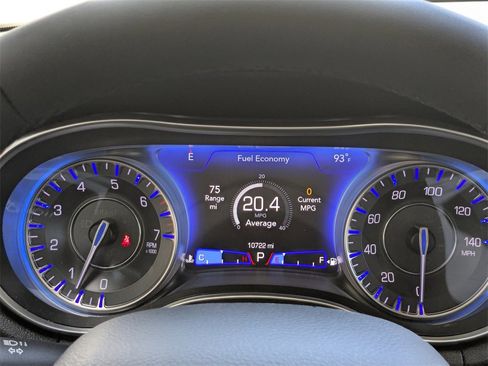 Used 2023 Chrysler 300 Touring w/ Sport Appearance Package image 25