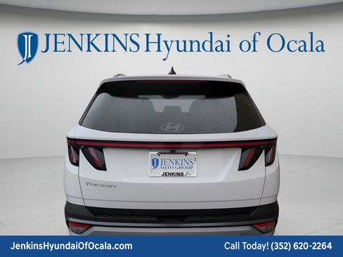 Certified 2025 Hyundai Tucson Limited FWD image 4