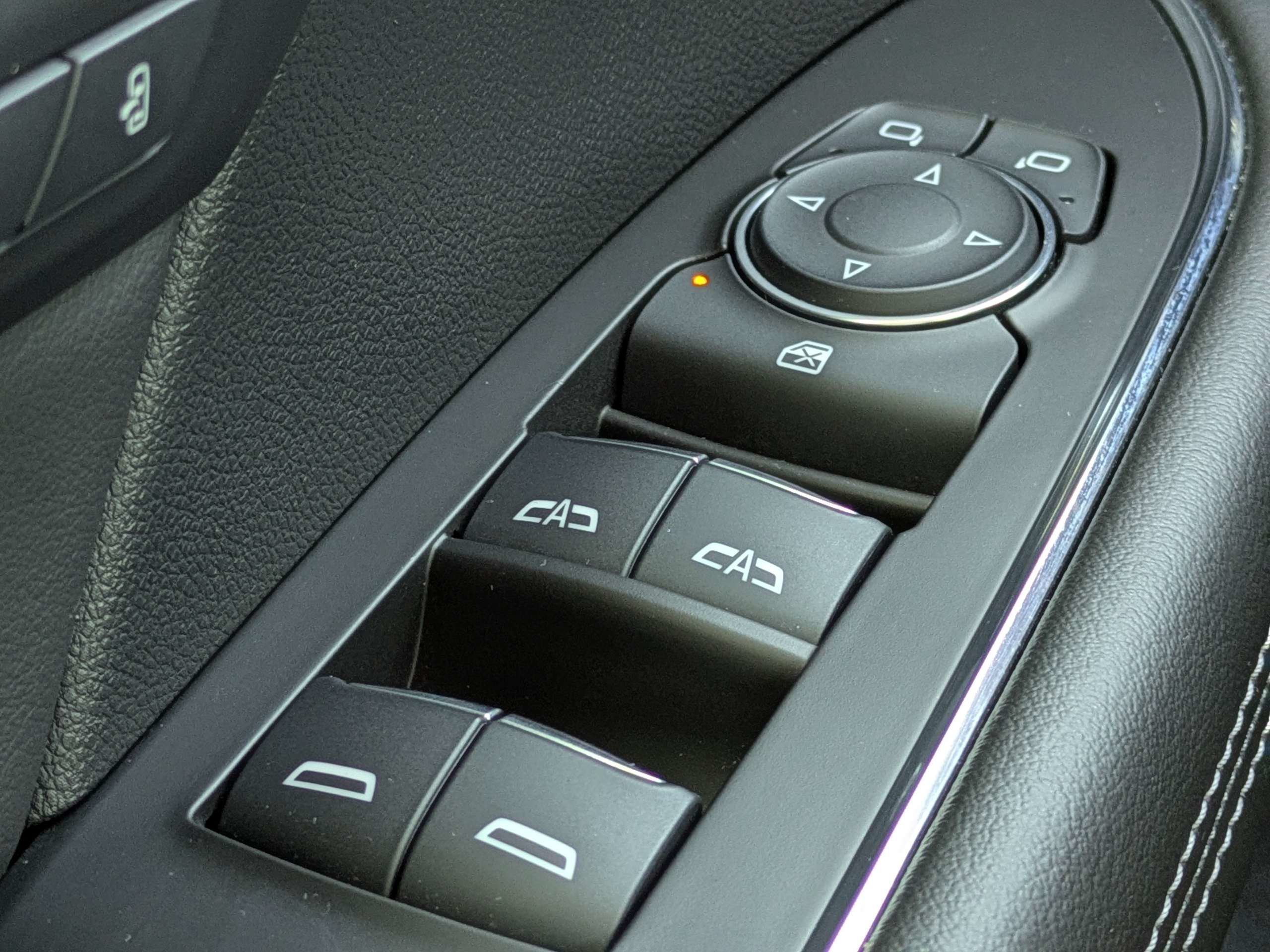 Used 2024 Buick Envision Avenir AWD/4WD image 25