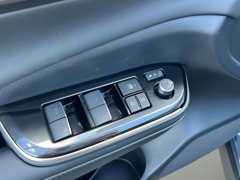 New 2026 Toyota Crown Signia image 11