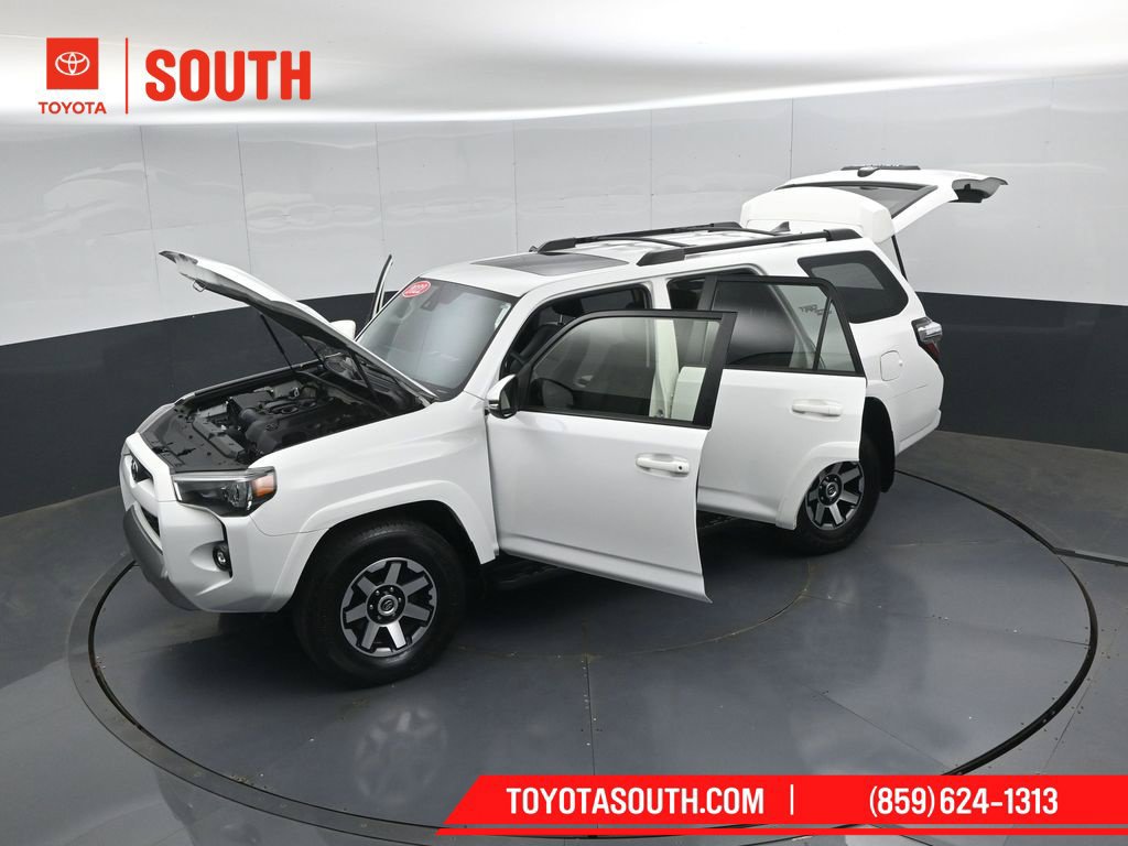 Used 2022 Toyota 4Runner TRD Off-Road Premium w/ Moonroof Package AWD/4WD image 51