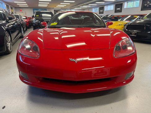 Used 2007 Chevrolet Corvette Coupe w/ Preferred Equipment Group RWD image 2