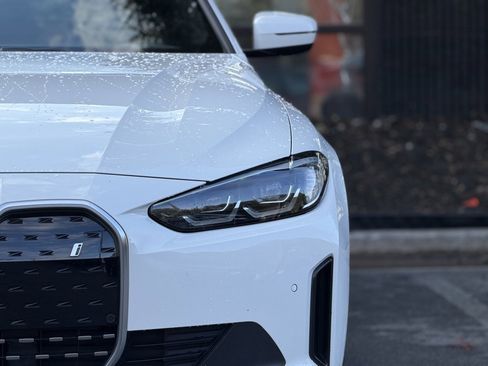 Used 2023 BMW i4 eDrive35 image 5