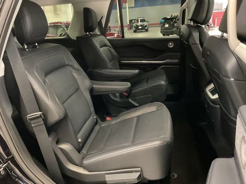 New 2027 Lincoln Navigator Reserve AWD/4WD image 19