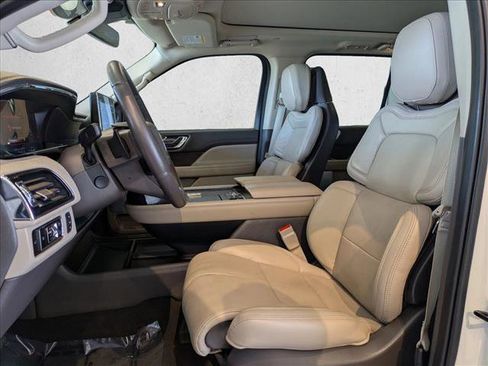 Used 2024 Lincoln Navigator Reserve AWD/4WD image 17