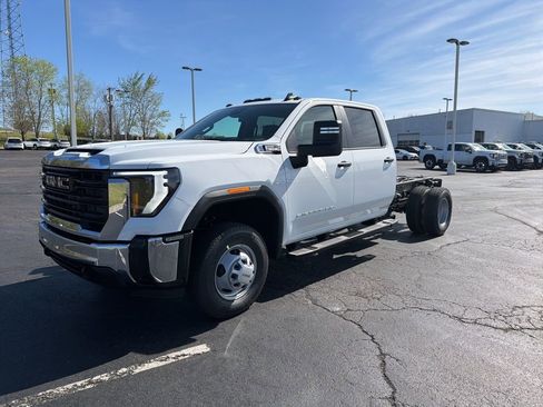 New 2026 GMC Sierra 3500 Pro w/ Convenience Package AWD/4WD image 1