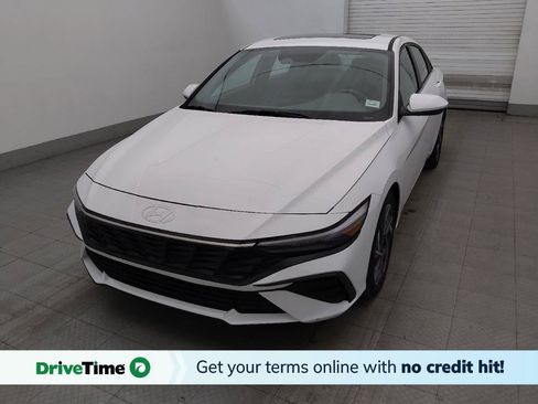 Used 2025 Hyundai Elantra SEL FWD image 1