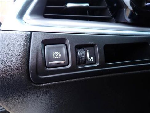 Used 2019 Cadillac XT5 Premium Luxury AWD/4WD image 17