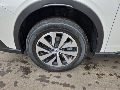 Used 2022 Subaru Outback Premium image 9