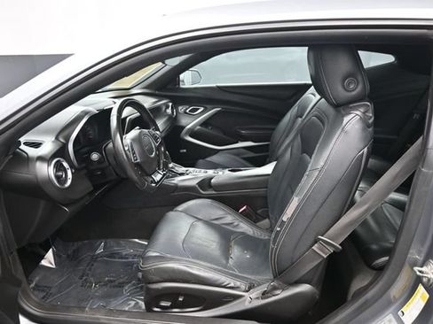 Used 2019 Chevrolet Camaro LT w/ Technology Package RWD image 6