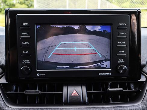 Used 2022 Toyota RAV4 LE AWD/4WD image 6