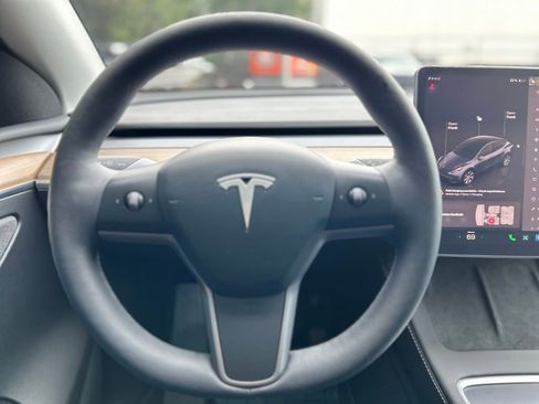 Used 2023 Tesla Model Y Long Range AWD/4WD image 9