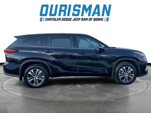 Used 2021 Toyota Highlander XLE image 7