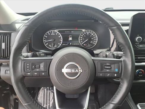 Used 2024 Nissan Pathfinder SV AWD/4WD image 23