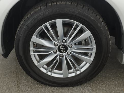 Used 2019 INFINITI QX80 Luxe image 5