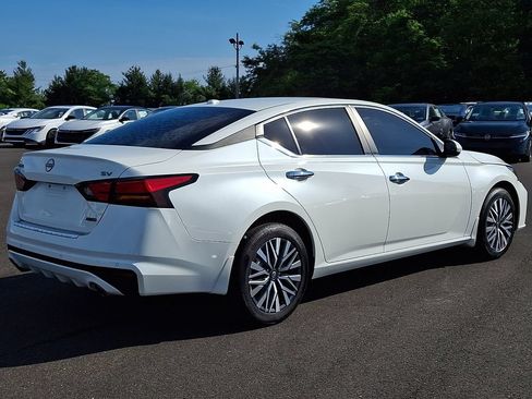 Certified 2023 Nissan Altima 2.5 SV w/ SV Premium Package AWD/4WD image 7