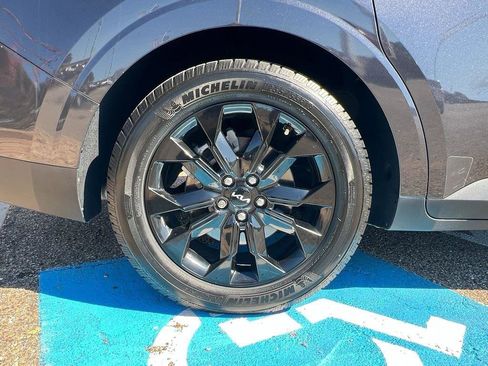 Used 2024 Kia Carnival SX image 7