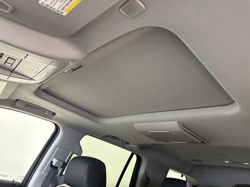 Used 2019 Chevrolet Tahoe Premier AWD/4WD image 22
