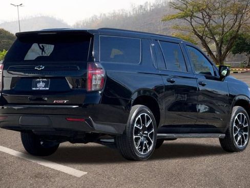 Used 2024 Chevrolet Suburban RST RWD image 4