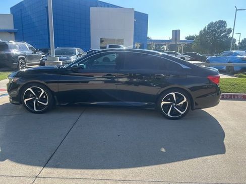 Used 2018 Honda Accord Sport image 4