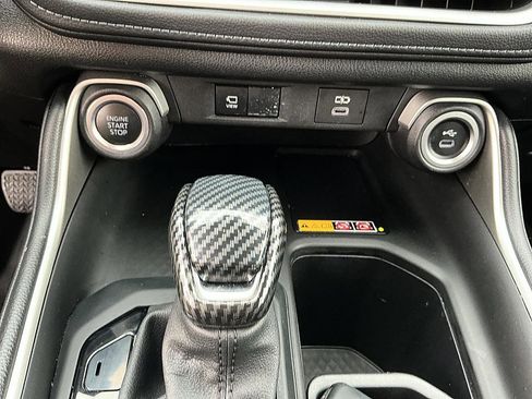 Used 2024 Toyota Grand Highlander AWD image 19